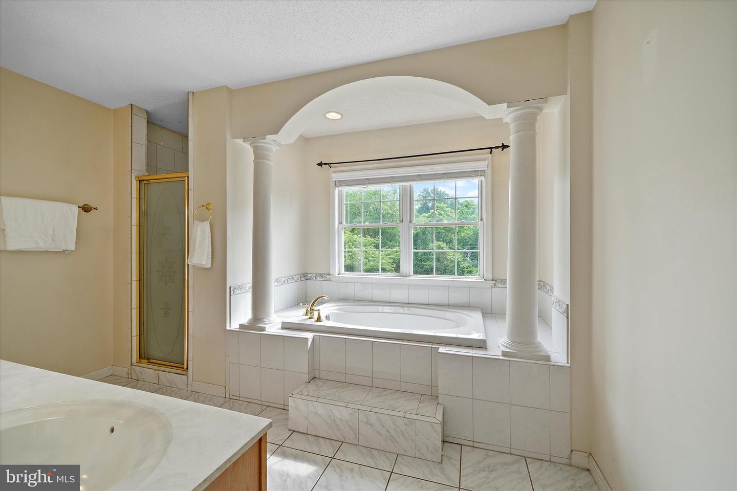 960 LAUREL GROVE RD, WINCHESTER, Virginia 22602, 5 Bedrooms Bedrooms, ,3 BathroomsBathrooms,Residential,For sale,960 LAUREL GROVE RD,VAFV2034610 MLS # VAFV2034610