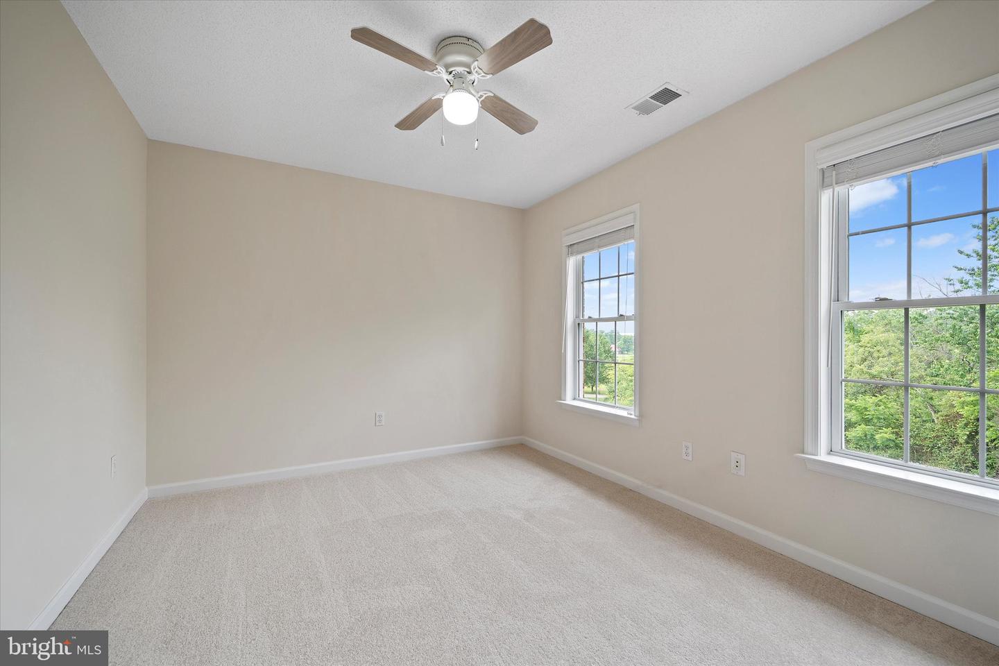 960 LAUREL GROVE RD, WINCHESTER, Virginia 22602, 5 Bedrooms Bedrooms, ,3 BathroomsBathrooms,Residential,For sale,960 LAUREL GROVE RD,VAFV2034610 MLS # VAFV2034610