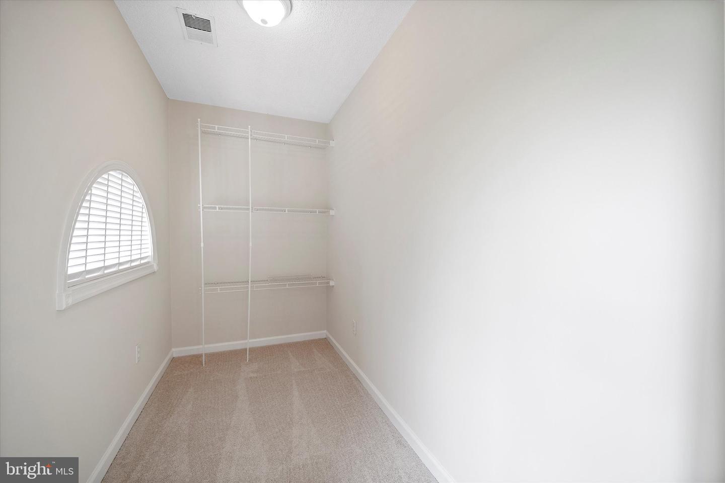 960 LAUREL GROVE RD, WINCHESTER, Virginia 22602, 5 Bedrooms Bedrooms, ,3 BathroomsBathrooms,Residential,For sale,960 LAUREL GROVE RD,VAFV2034610 MLS # VAFV2034610