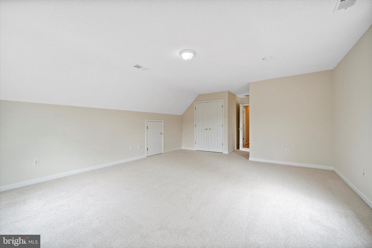 960 LAUREL GROVE RD, WINCHESTER, Virginia 22602, 5 Bedrooms Bedrooms, ,3 BathroomsBathrooms,Residential,For sale,960 LAUREL GROVE RD,VAFV2034610 MLS # VAFV2034610