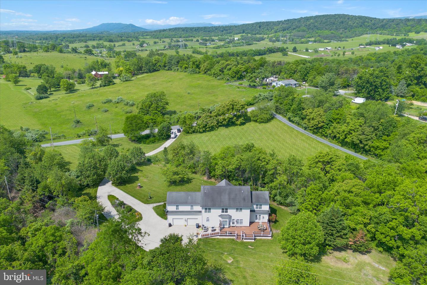 960 LAUREL GROVE RD, WINCHESTER, Virginia 22602, 5 Bedrooms Bedrooms, ,3 BathroomsBathrooms,Residential,For sale,960 LAUREL GROVE RD,VAFV2034610 MLS # VAFV2034610