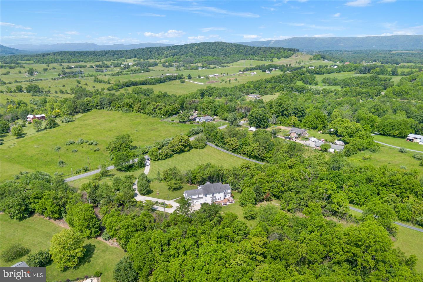 960 LAUREL GROVE RD, WINCHESTER, Virginia 22602, 5 Bedrooms Bedrooms, ,3 BathroomsBathrooms,Residential,For sale,960 LAUREL GROVE RD,VAFV2034610 MLS # VAFV2034610