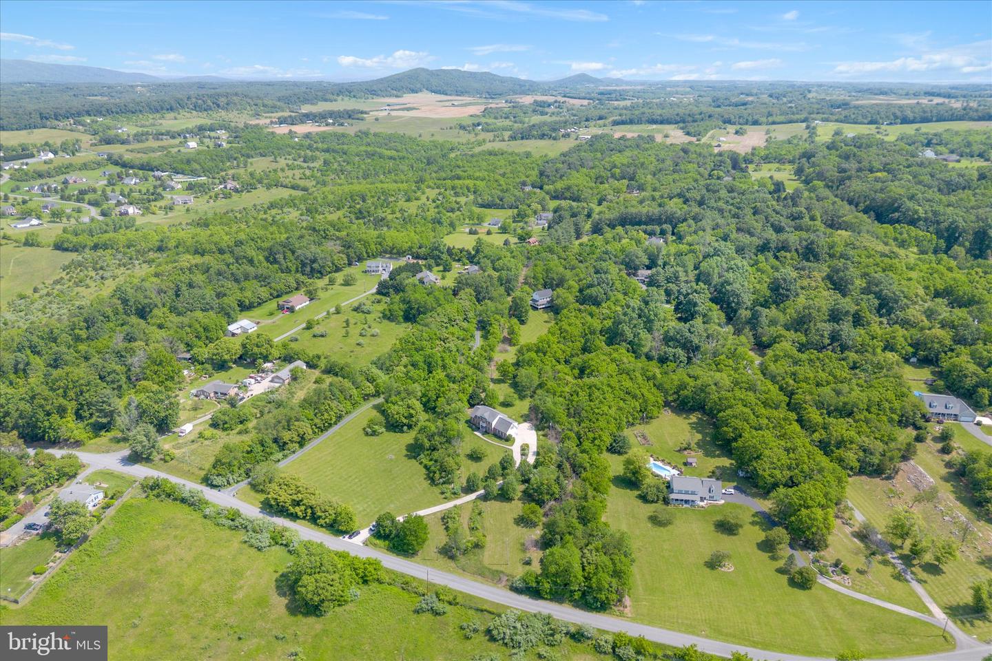 960 LAUREL GROVE RD, WINCHESTER, Virginia 22602, 5 Bedrooms Bedrooms, ,3 BathroomsBathrooms,Residential,For sale,960 LAUREL GROVE RD,VAFV2034610 MLS # VAFV2034610