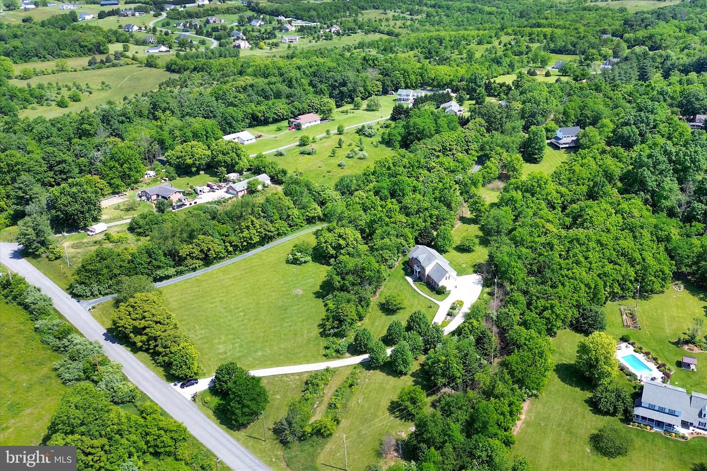 960 LAUREL GROVE RD, WINCHESTER, Virginia 22602, 5 Bedrooms Bedrooms, ,3 BathroomsBathrooms,Residential,For sale,960 LAUREL GROVE RD,VAFV2034610 MLS # VAFV2034610