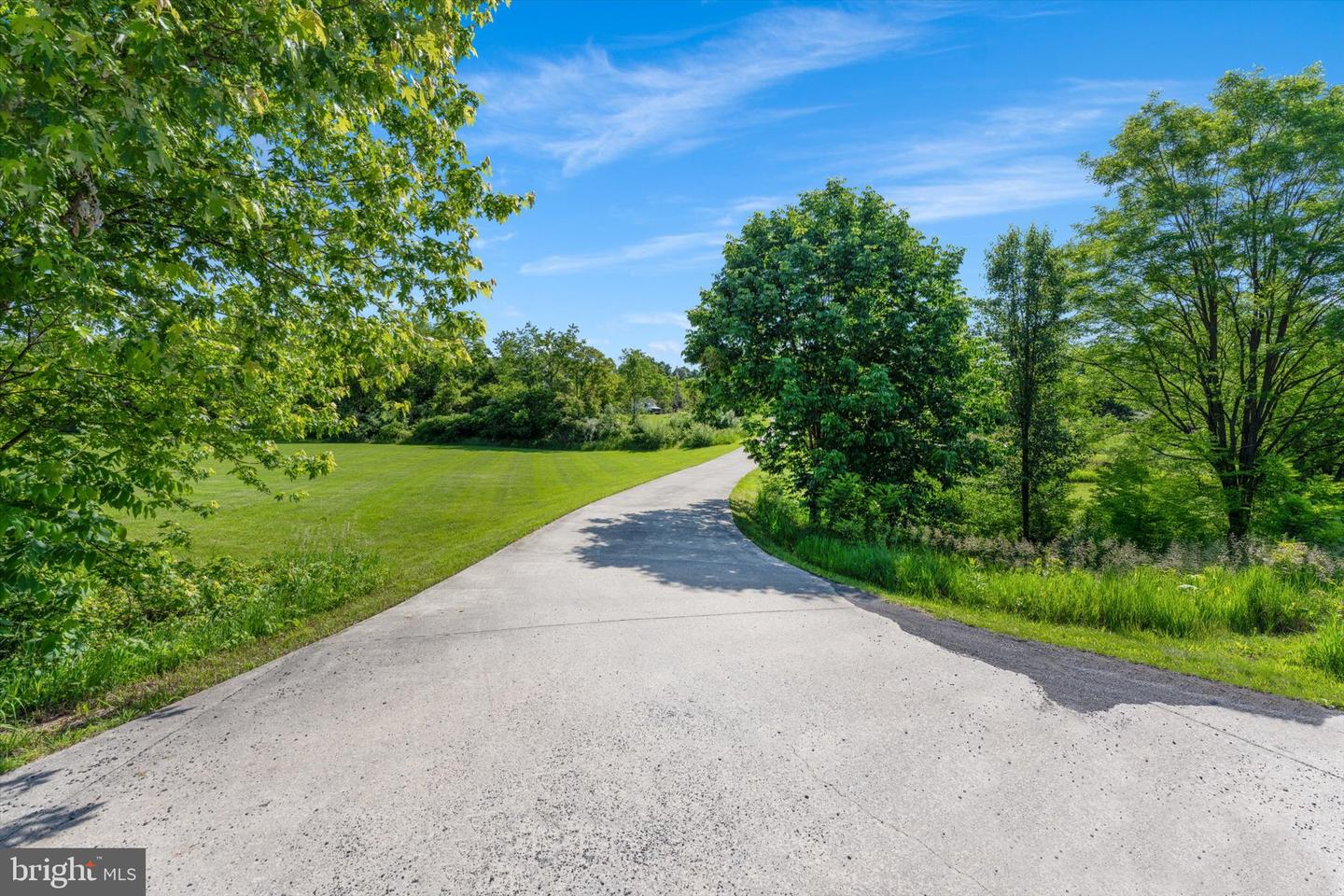 960 LAUREL GROVE RD, WINCHESTER, Virginia 22602, 5 Bedrooms Bedrooms, ,3 BathroomsBathrooms,Residential,For sale,960 LAUREL GROVE RD,VAFV2034610 MLS # VAFV2034610