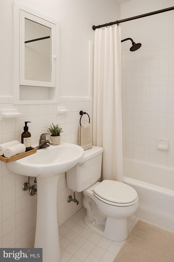 2032-2040 BELMONT RD NW #521, WASHINGTON, District Of Columbia 20009, 1 Bedroom Bedrooms, ,1 BathroomBathrooms,Residential,For sale,2032-2040 BELMONT RD NW #521,DCDC2203852 MLS # DCDC2203852