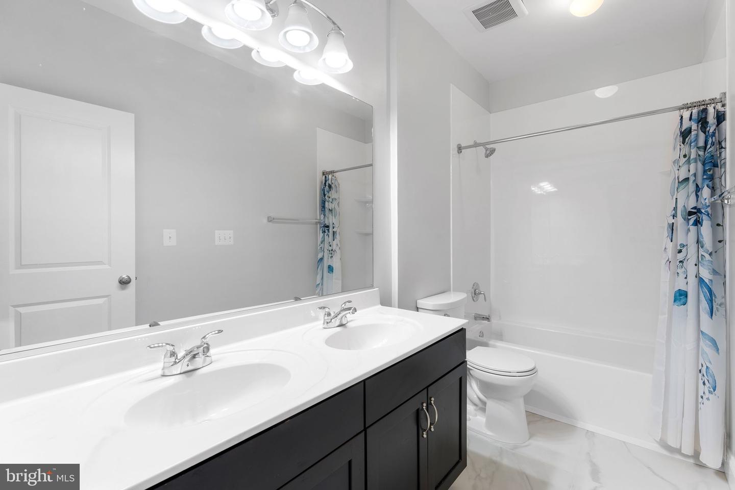 22559 WINDSOR LOCKS SQ, ASHBURN, Virginia 20148, 3 Bedrooms Bedrooms, ,3 BathroomsBathrooms,Residential,For sale,22559 WINDSOR LOCKS SQ,VALO2098640 MLS # VALO2098640