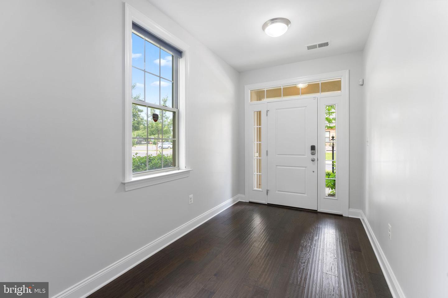 22559 WINDSOR LOCKS SQ, ASHBURN, Virginia 20148, 3 Bedrooms Bedrooms, ,3 BathroomsBathrooms,Residential,For sale,22559 WINDSOR LOCKS SQ,VALO2098640 MLS # VALO2098640