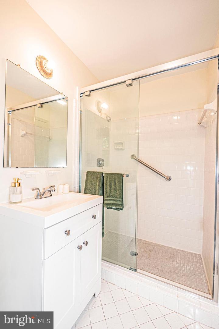7111 CHESHIRE CT, ALEXANDRIA, Virginia 22307, 4 Bedrooms Bedrooms, ,2 BathroomsBathrooms,Residential,For sale,7111 CHESHIRE CT,VAFX2245240 MLS # VAFX2245240