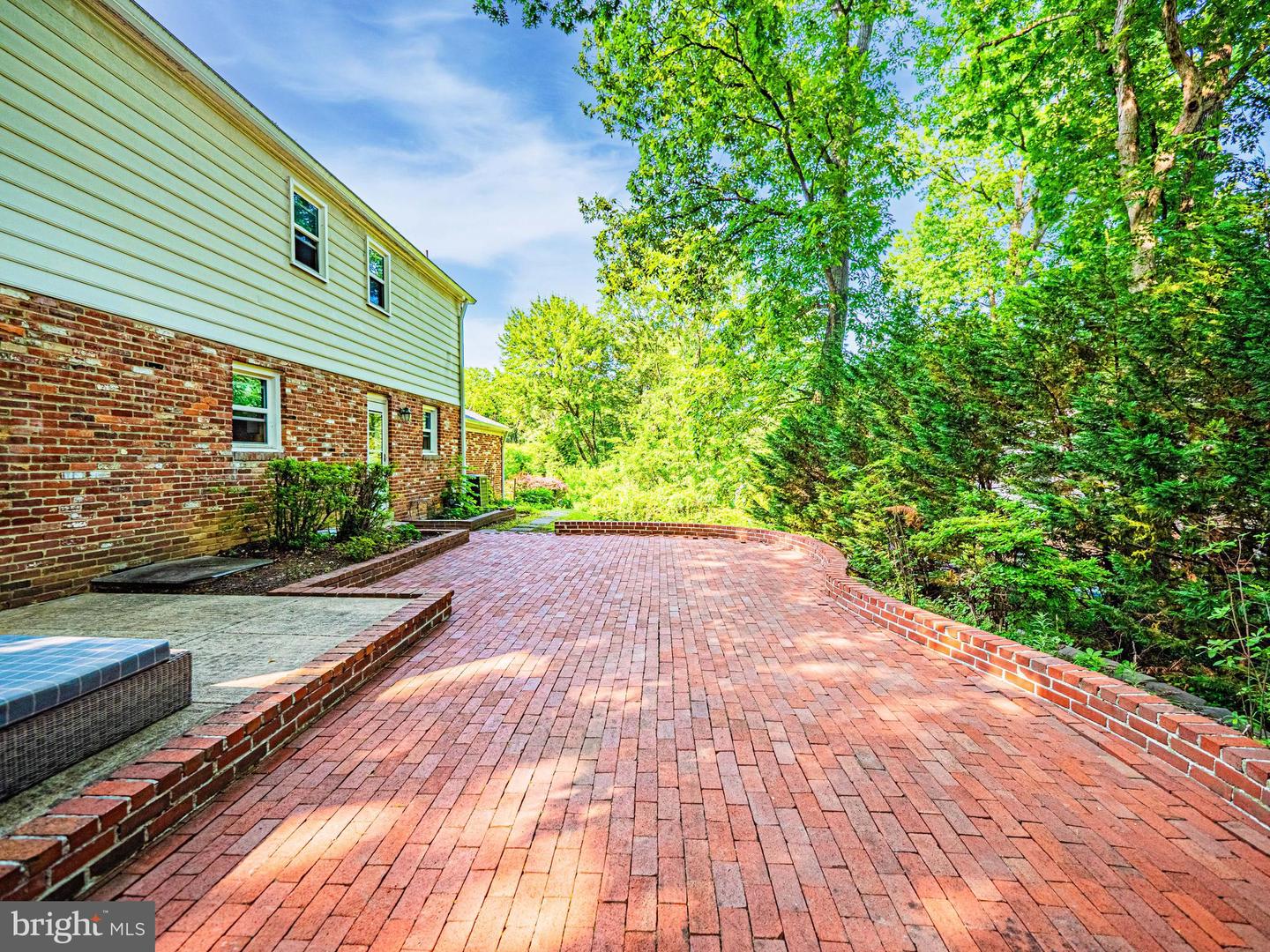 7111 CHESHIRE CT, ALEXANDRIA, Virginia 22307, 4 Bedrooms Bedrooms, ,2 BathroomsBathrooms,Residential,For sale,7111 CHESHIRE CT,VAFX2245240 MLS # VAFX2245240