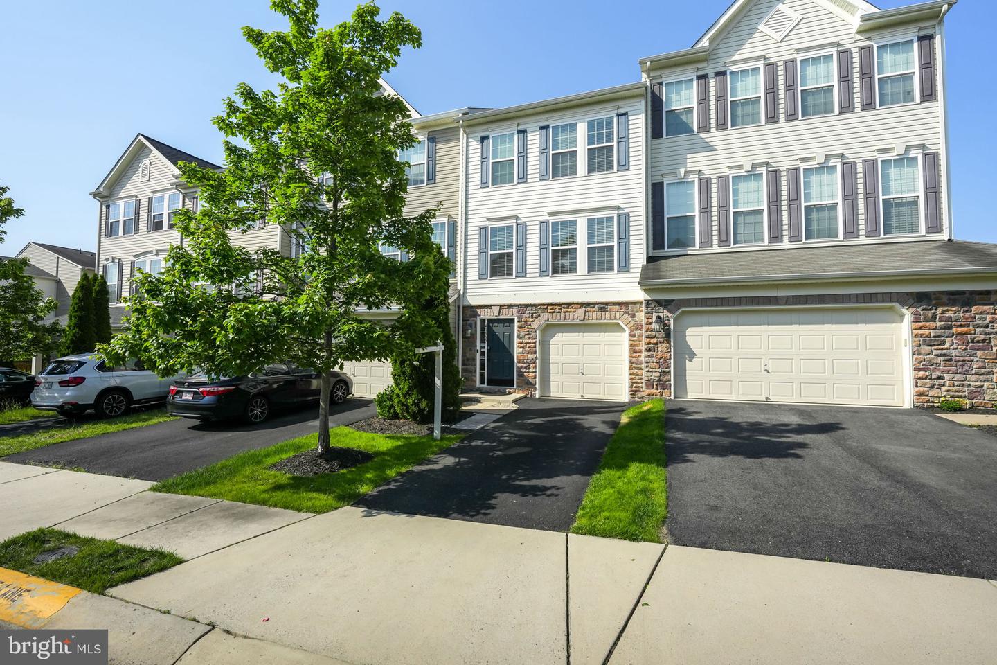 41907 GALLBERRY TER, ALDIE, Virginia 20105, 4 Bedrooms Bedrooms, ,2 BathroomsBathrooms,Residential,For sale,41907 GALLBERRY TER,VALO2098570 MLS # VALO2098570