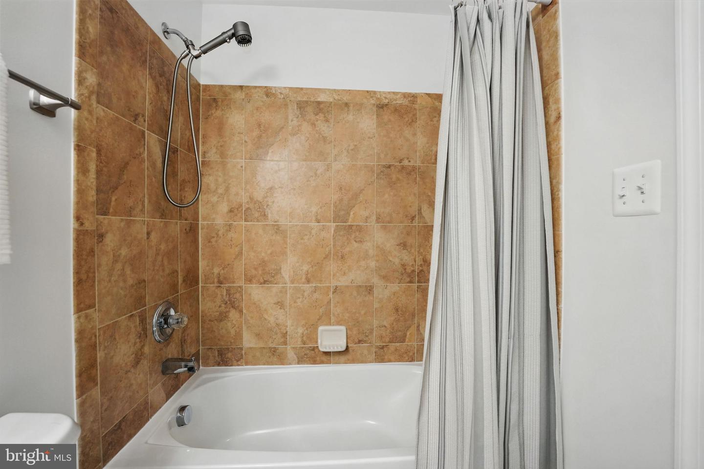 41907 GALLBERRY TER, ALDIE, Virginia 20105, 4 Bedrooms Bedrooms, ,2 BathroomsBathrooms,Residential,For sale,41907 GALLBERRY TER,VALO2098570 MLS # VALO2098570