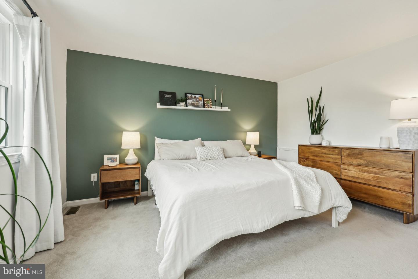 2257 CEDAR LN, VIENNA, Virginia 22182, 4 Bedrooms Bedrooms, ,3 BathroomsBathrooms,Residential,For sale,2257 CEDAR LN,VAFX2244956 MLS # VAFX2244956