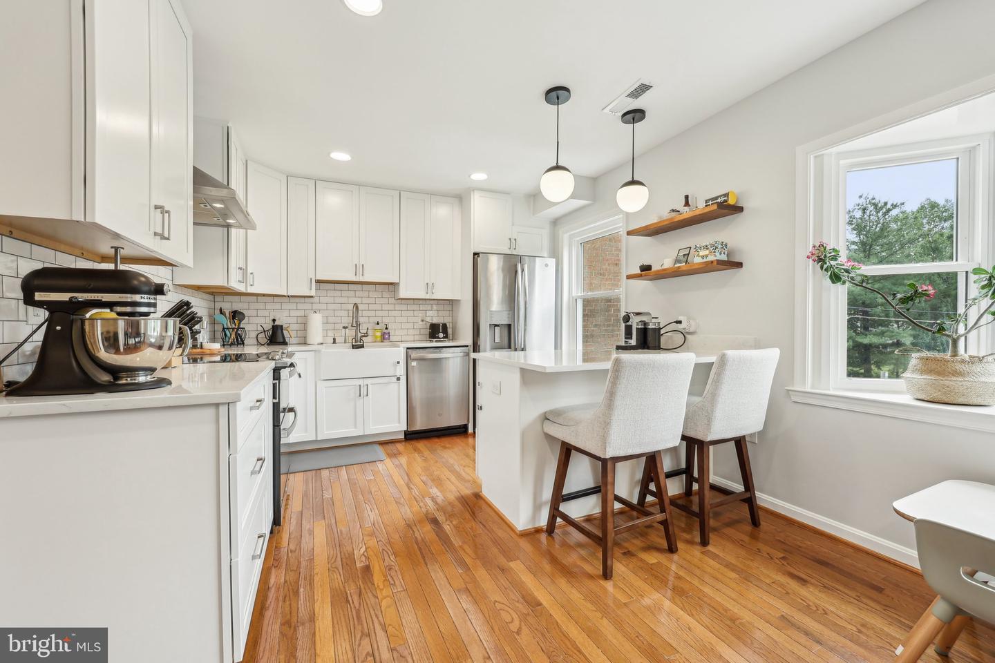 2257 CEDAR LN, VIENNA, Virginia 22182, 4 Bedrooms Bedrooms, ,3 BathroomsBathrooms,Residential,For sale,2257 CEDAR LN,VAFX2244956 MLS # VAFX2244956