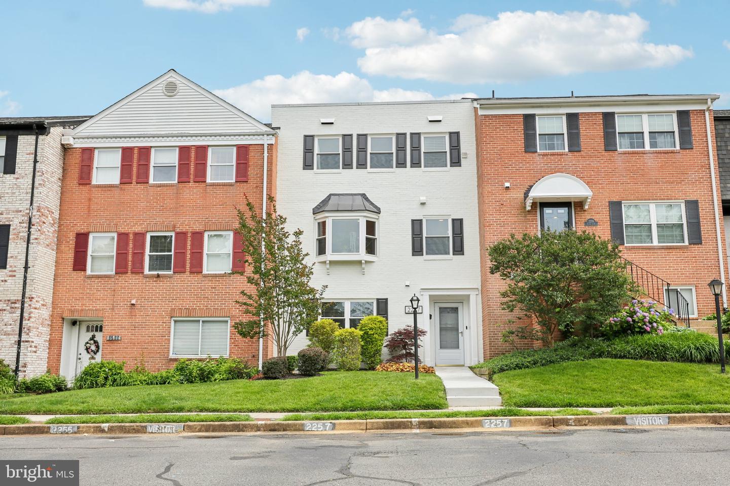 2257 CEDAR LN, VIENNA, Virginia 22182, 4 Bedrooms Bedrooms, ,3 BathroomsBathrooms,Residential,For sale,2257 CEDAR LN,VAFX2244956 MLS # VAFX2244956