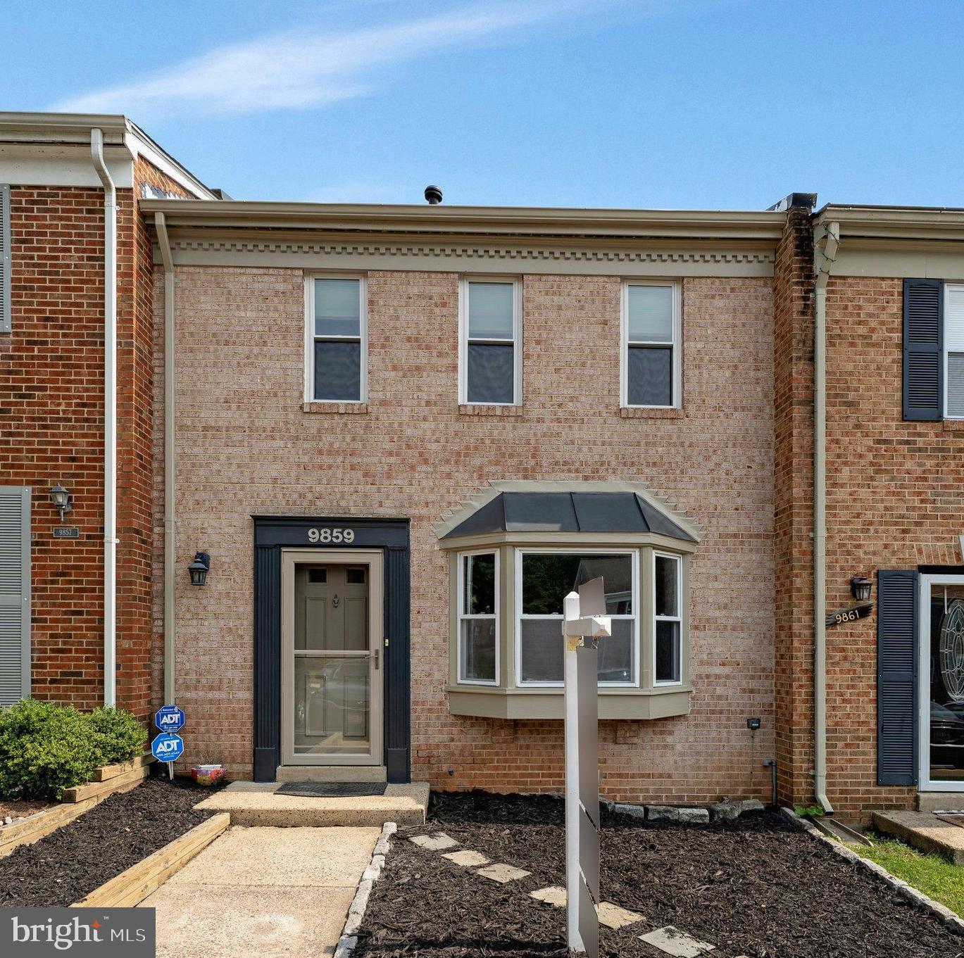 9859 LAKEPOINTE DR, BURKE, Virginia 22015, 3 Bedrooms Bedrooms, ,2 BathroomsBathrooms,Residential,For sale,9859 LAKEPOINTE DR,VAFX2244960 MLS # VAFX2244960