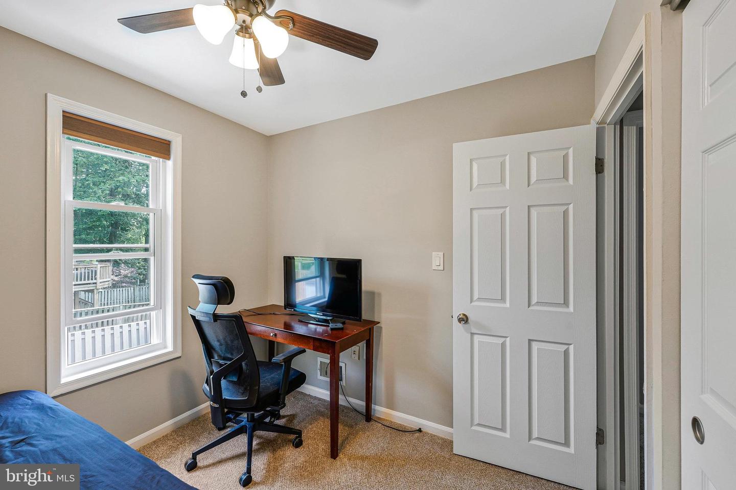 9859 LAKEPOINTE DR, BURKE, Virginia 22015, 3 Bedrooms Bedrooms, ,2 BathroomsBathrooms,Residential,For sale,9859 LAKEPOINTE DR,VAFX2244960 MLS # VAFX2244960