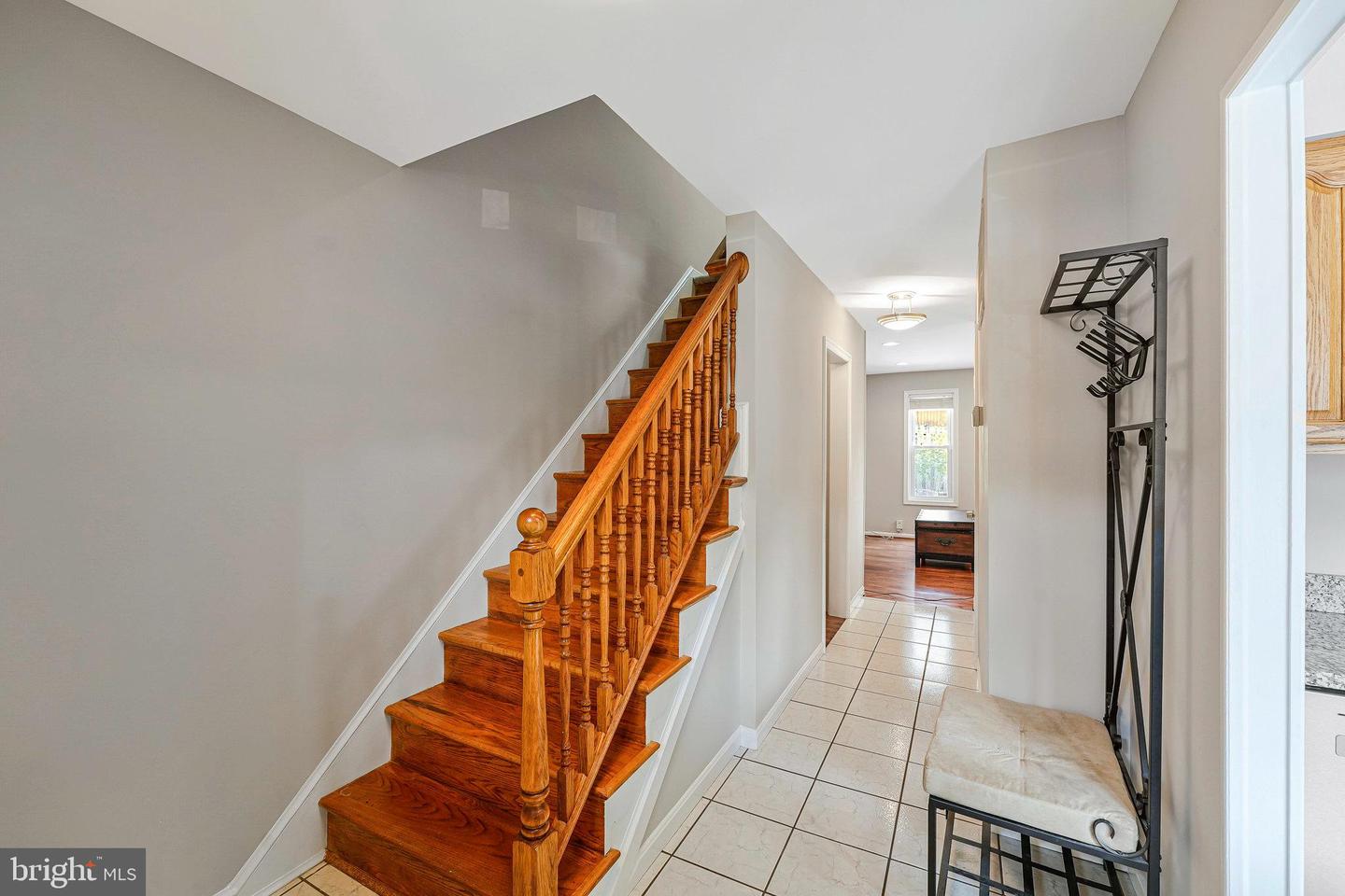 9859 LAKEPOINTE DR, BURKE, Virginia 22015, 3 Bedrooms Bedrooms, ,2 BathroomsBathrooms,Residential,For sale,9859 LAKEPOINTE DR,VAFX2244960 MLS # VAFX2244960