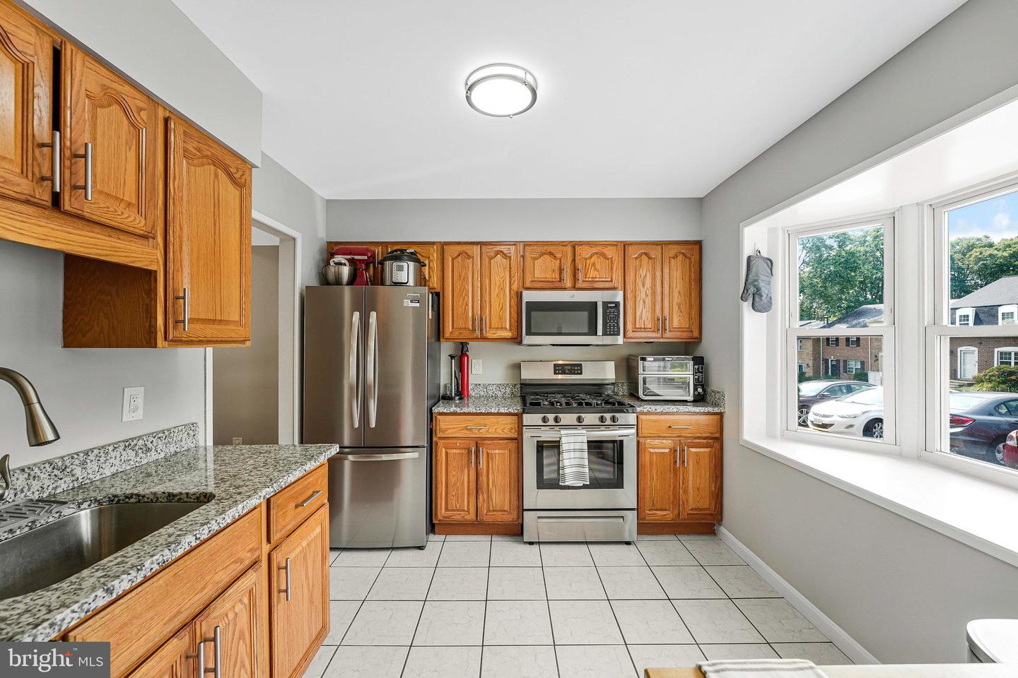 9859 LAKEPOINTE DR, BURKE, Virginia 22015, 3 Bedrooms Bedrooms, ,2 BathroomsBathrooms,Residential,For sale,9859 LAKEPOINTE DR,VAFX2244960 MLS # VAFX2244960