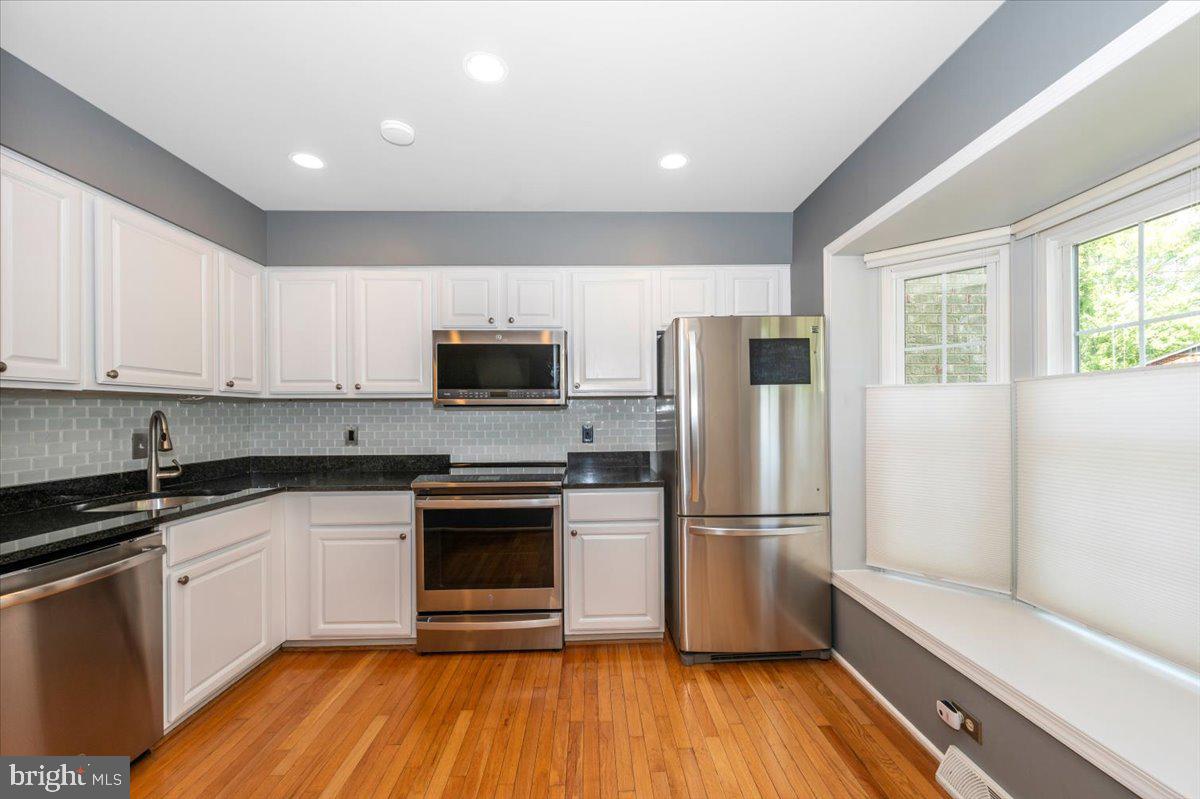 261 COMMONS DR NW, VIENNA, Virginia 22180, 3 Bedrooms Bedrooms, ,2 BathroomsBathrooms,Residential,For sale,261 COMMONS DR NW,VAFX2244962 MLS # VAFX2244962