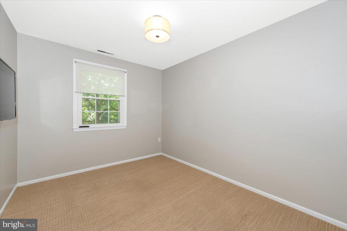 261 COMMONS DR NW, VIENNA, Virginia 22180, 3 Bedrooms Bedrooms, ,2 BathroomsBathrooms,Residential,For sale,261 COMMONS DR NW,VAFX2244962 MLS # VAFX2244962