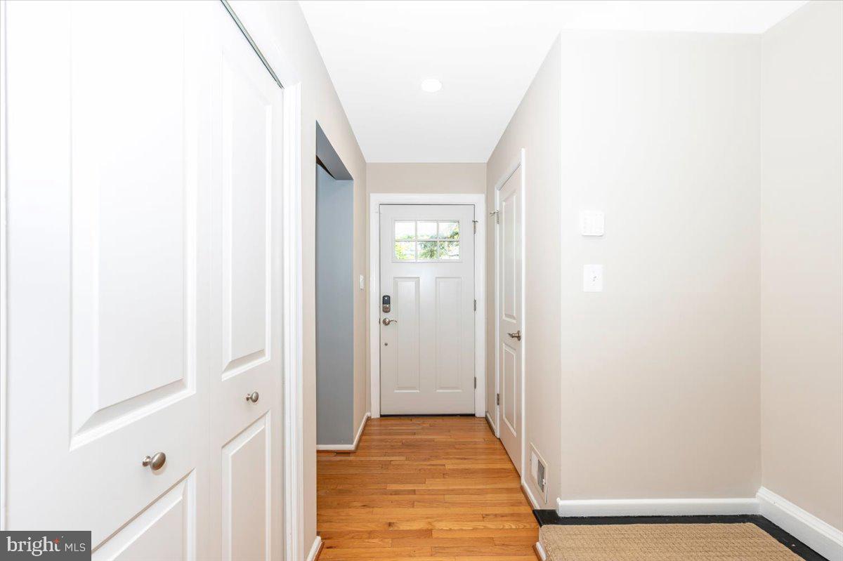 261 COMMONS DR NW, VIENNA, Virginia 22180, 3 Bedrooms Bedrooms, ,2 BathroomsBathrooms,Residential,For sale,261 COMMONS DR NW,VAFX2244962 MLS # VAFX2244962