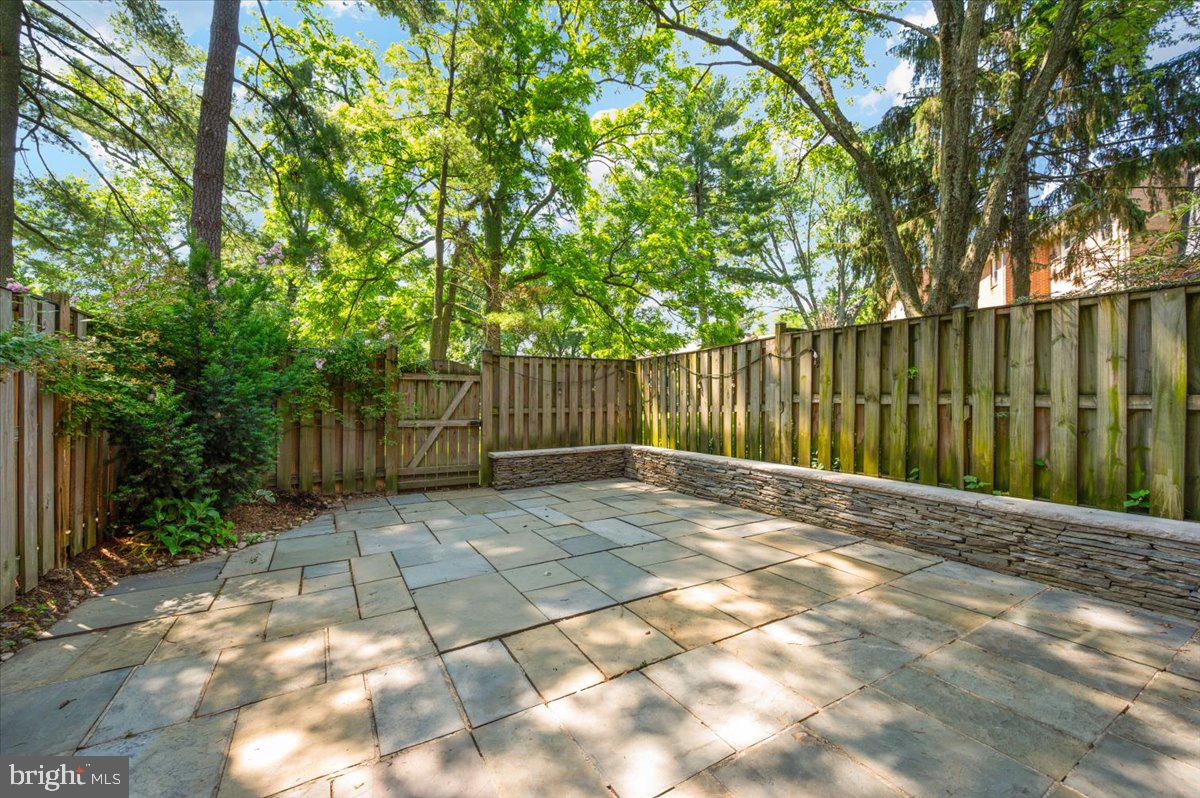 261 COMMONS DR NW, VIENNA, Virginia 22180, 3 Bedrooms Bedrooms, ,2 BathroomsBathrooms,Residential,For sale,261 COMMONS DR NW,VAFX2244962 MLS # VAFX2244962