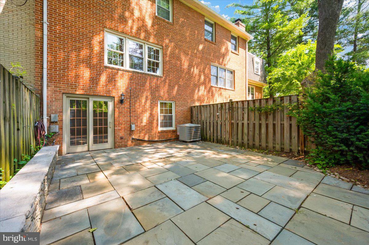 261 COMMONS DR NW, VIENNA, Virginia 22180, 3 Bedrooms Bedrooms, ,2 BathroomsBathrooms,Residential,For sale,261 COMMONS DR NW,VAFX2244962 MLS # VAFX2244962