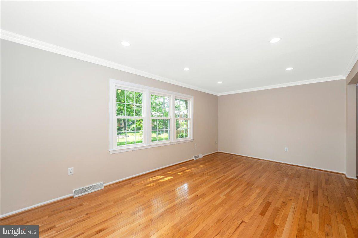 261 COMMONS DR NW, VIENNA, Virginia 22180, 3 Bedrooms Bedrooms, ,2 BathroomsBathrooms,Residential,For sale,261 COMMONS DR NW,VAFX2244962 MLS # VAFX2244962