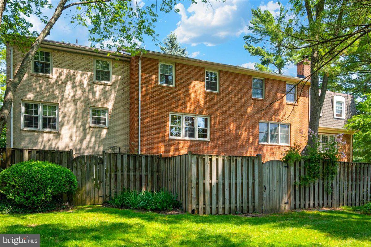 261 COMMONS DR NW, VIENNA, Virginia 22180, 3 Bedrooms Bedrooms, ,2 BathroomsBathrooms,Residential,For sale,261 COMMONS DR NW,VAFX2244962 MLS # VAFX2244962