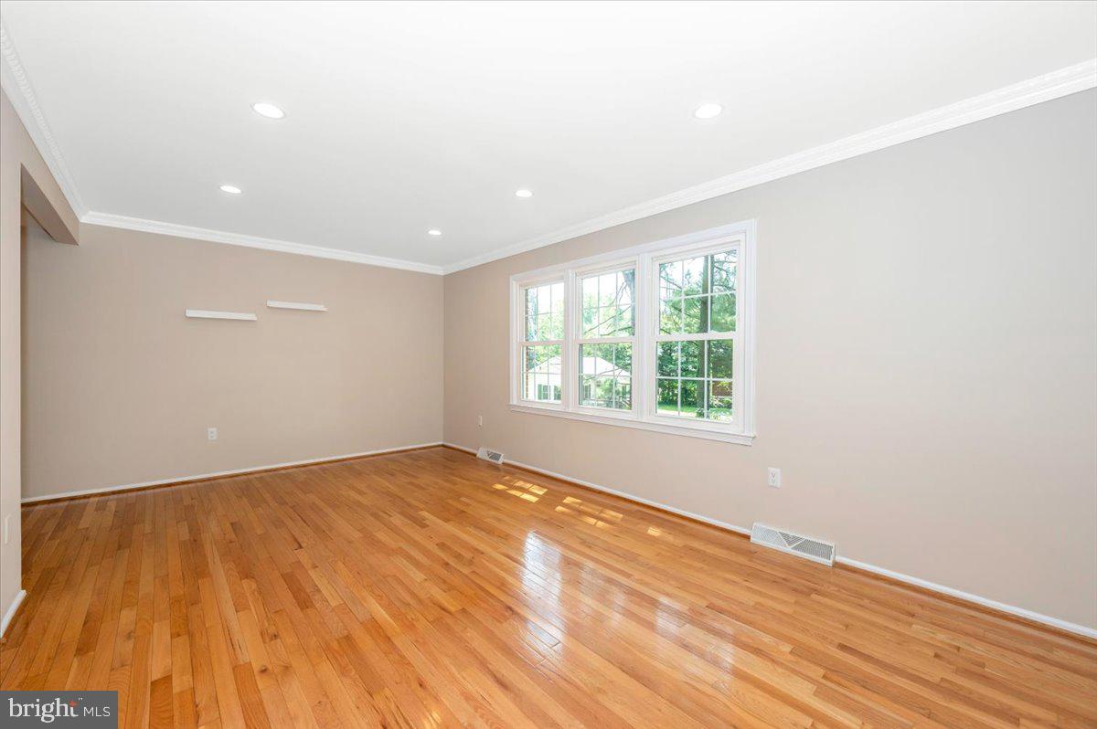 261 COMMONS DR NW, VIENNA, Virginia 22180, 3 Bedrooms Bedrooms, ,2 BathroomsBathrooms,Residential,For sale,261 COMMONS DR NW,VAFX2244962 MLS # VAFX2244962