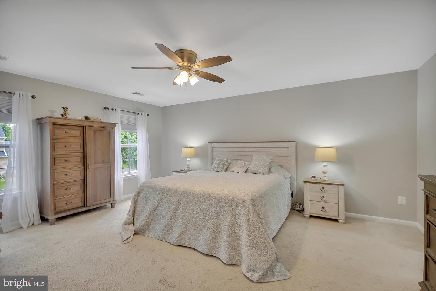 208 OAKCREST MANOR DR NE, LEESBURG, Virginia 20176, 4 Bedrooms Bedrooms, ,3 BathroomsBathrooms,Residential,For sale,208 OAKCREST MANOR DR NE,VALO2098602 MLS # VALO2098602