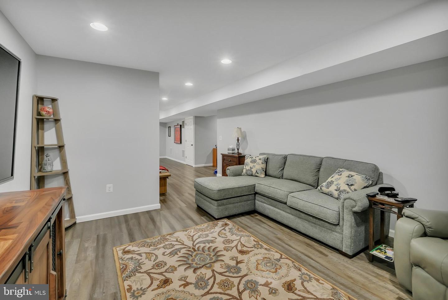 208 OAKCREST MANOR DR NE, LEESBURG, Virginia 20176, 4 Bedrooms Bedrooms, ,3 BathroomsBathrooms,Residential,For sale,208 OAKCREST MANOR DR NE,VALO2098602 MLS # VALO2098602