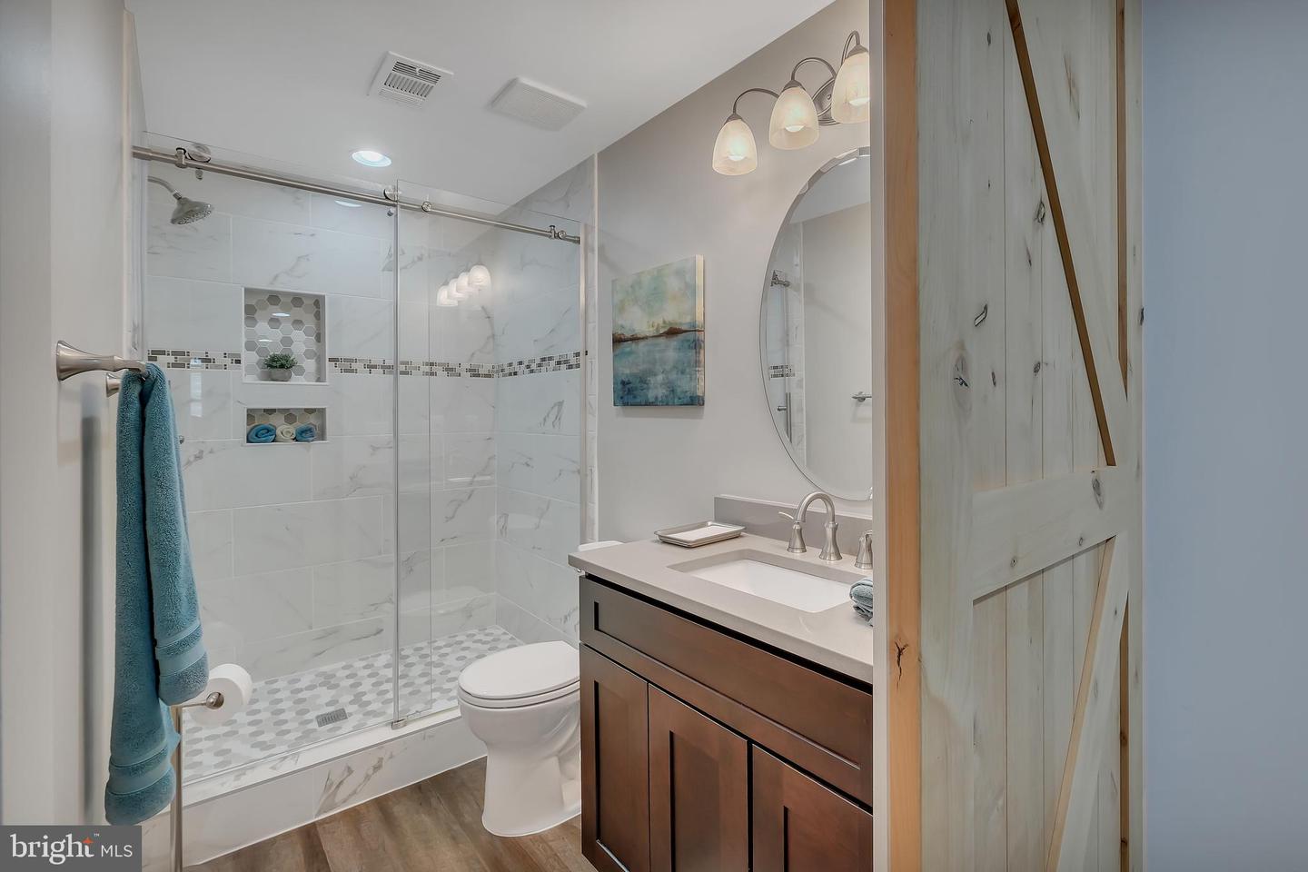 208 OAKCREST MANOR DR NE, LEESBURG, Virginia 20176, 4 Bedrooms Bedrooms, ,3 BathroomsBathrooms,Residential,For sale,208 OAKCREST MANOR DR NE,VALO2098602 MLS # VALO2098602