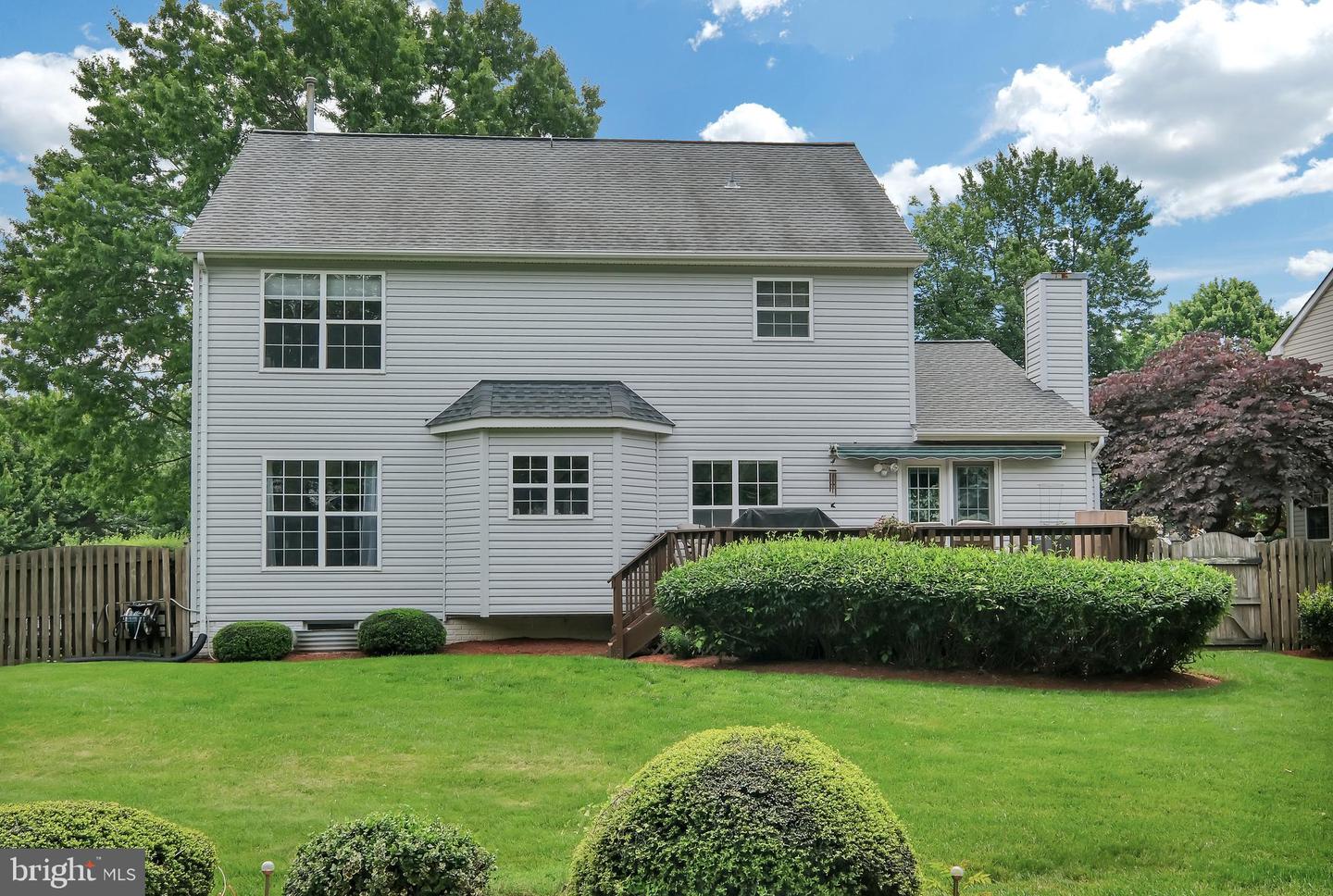 208 OAKCREST MANOR DR NE, LEESBURG, Virginia 20176, 4 Bedrooms Bedrooms, ,3 BathroomsBathrooms,Residential,For sale,208 OAKCREST MANOR DR NE,VALO2098602 MLS # VALO2098602