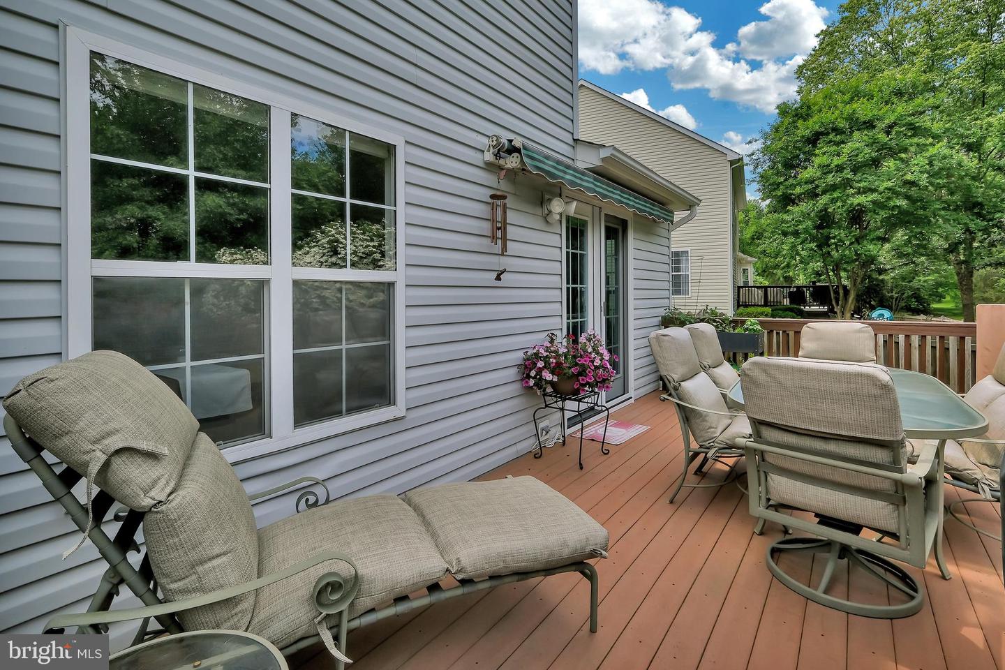 208 OAKCREST MANOR DR NE, LEESBURG, Virginia 20176, 4 Bedrooms Bedrooms, ,3 BathroomsBathrooms,Residential,For sale,208 OAKCREST MANOR DR NE,VALO2098602 MLS # VALO2098602