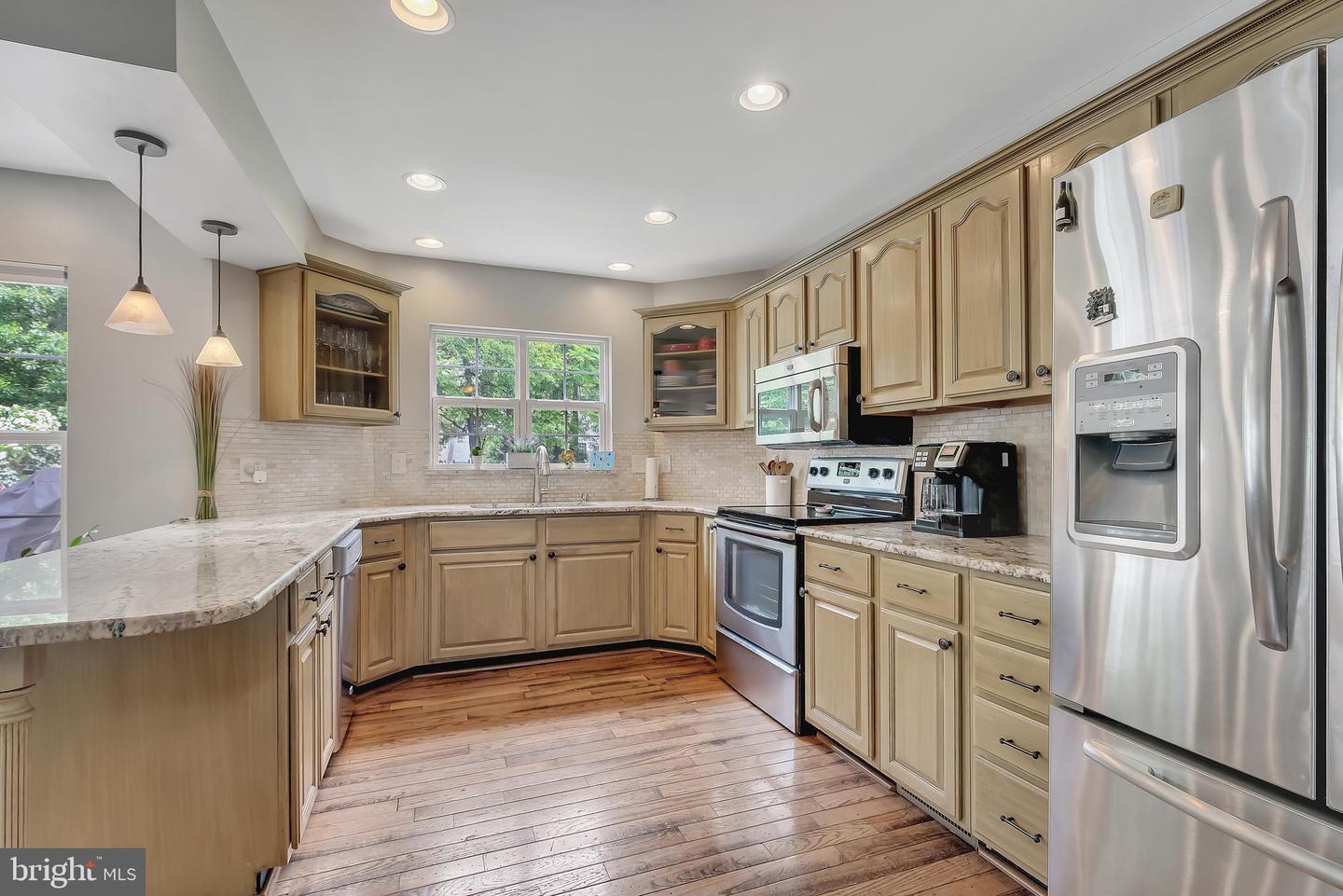 208 OAKCREST MANOR DR NE, LEESBURG, Virginia 20176, 4 Bedrooms Bedrooms, ,3 BathroomsBathrooms,Residential,For sale,208 OAKCREST MANOR DR NE,VALO2098602 MLS # VALO2098602