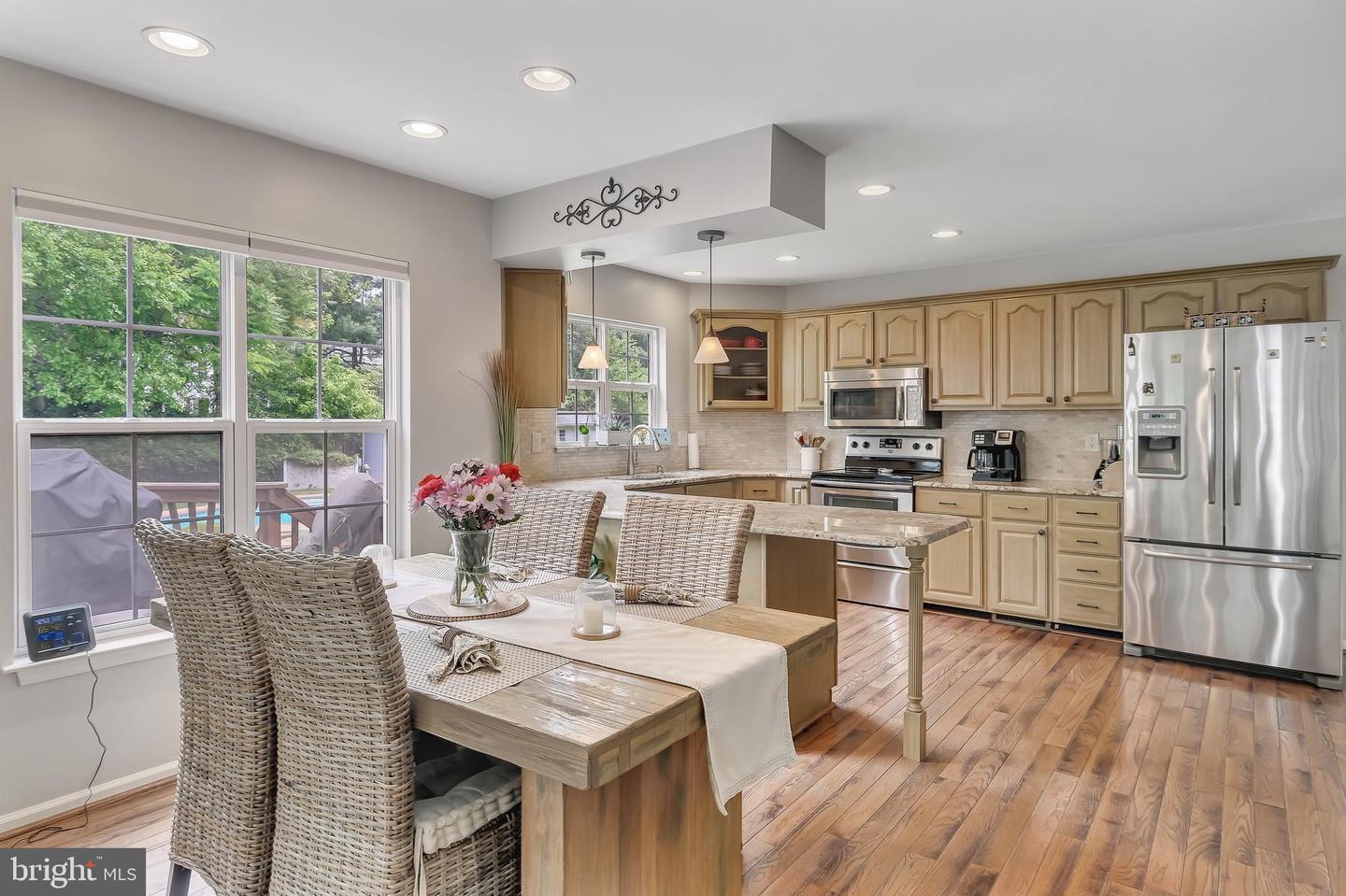 208 OAKCREST MANOR DR NE, LEESBURG, Virginia 20176, 4 Bedrooms Bedrooms, ,3 BathroomsBathrooms,Residential,For sale,208 OAKCREST MANOR DR NE,VALO2098602 MLS # VALO2098602