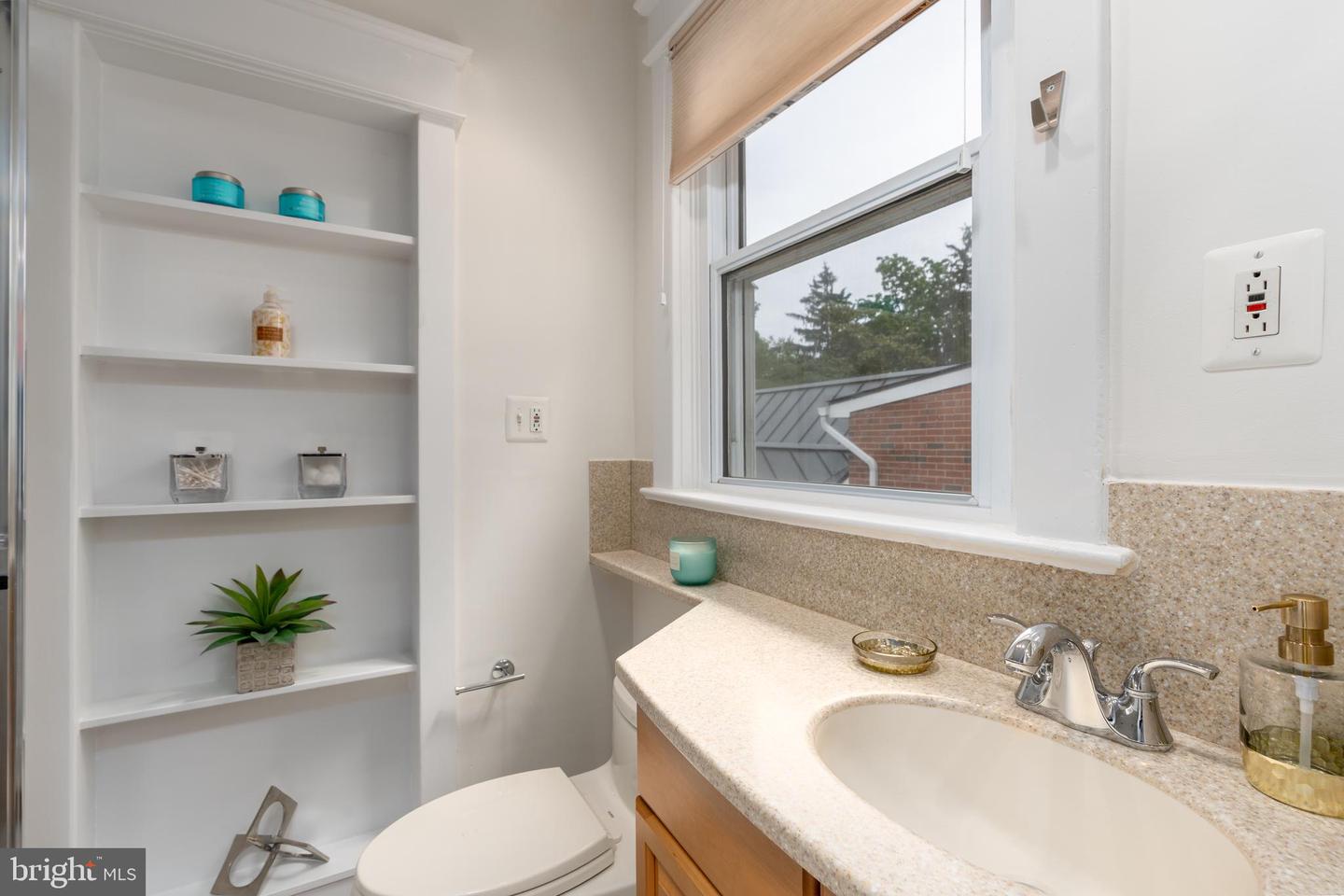 5045 RENO RD NW, WASHINGTON, District Of Columbia 20008, 4 Bedrooms Bedrooms, ,3 BathroomsBathrooms,Residential,For sale,5045 RENO RD NW,DCDC2203894 MLS # DCDC2203894