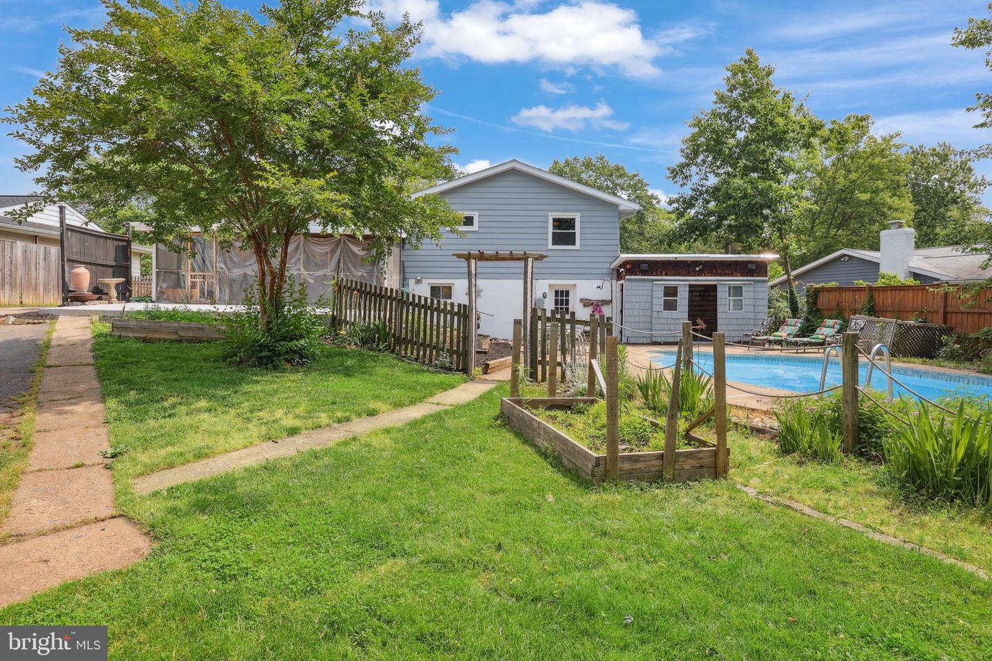 702 WILLIAMSBURG RD, STERLING, Virginia 20164, 3 Bedrooms Bedrooms, ,2 BathroomsBathrooms,Residential,For sale,702 WILLIAMSBURG RD,VALO2098614 MLS # VALO2098614