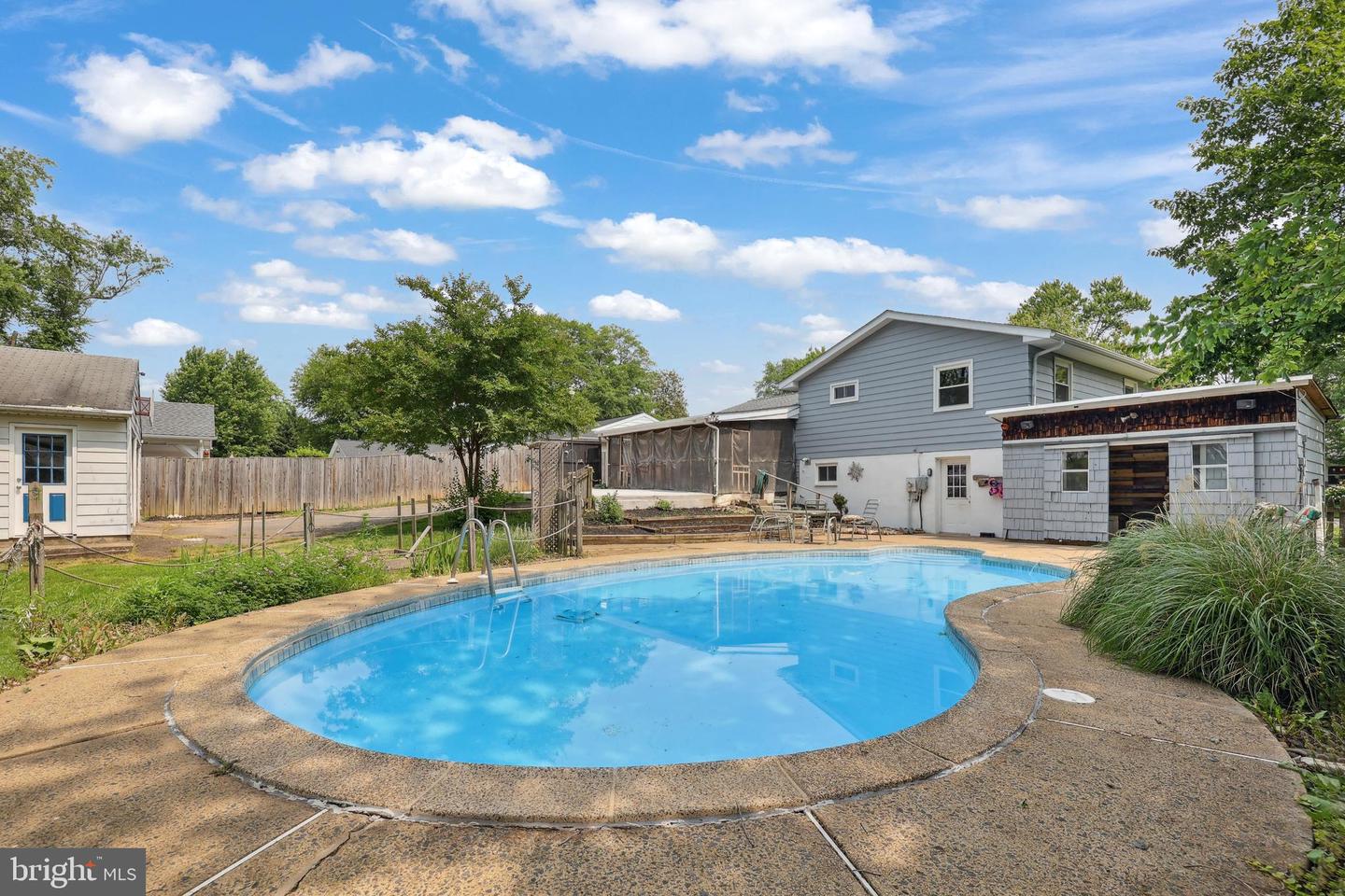 702 WILLIAMSBURG RD, STERLING, Virginia 20164, 3 Bedrooms Bedrooms, ,2 BathroomsBathrooms,Residential,For sale,702 WILLIAMSBURG RD,VALO2098614 MLS # VALO2098614