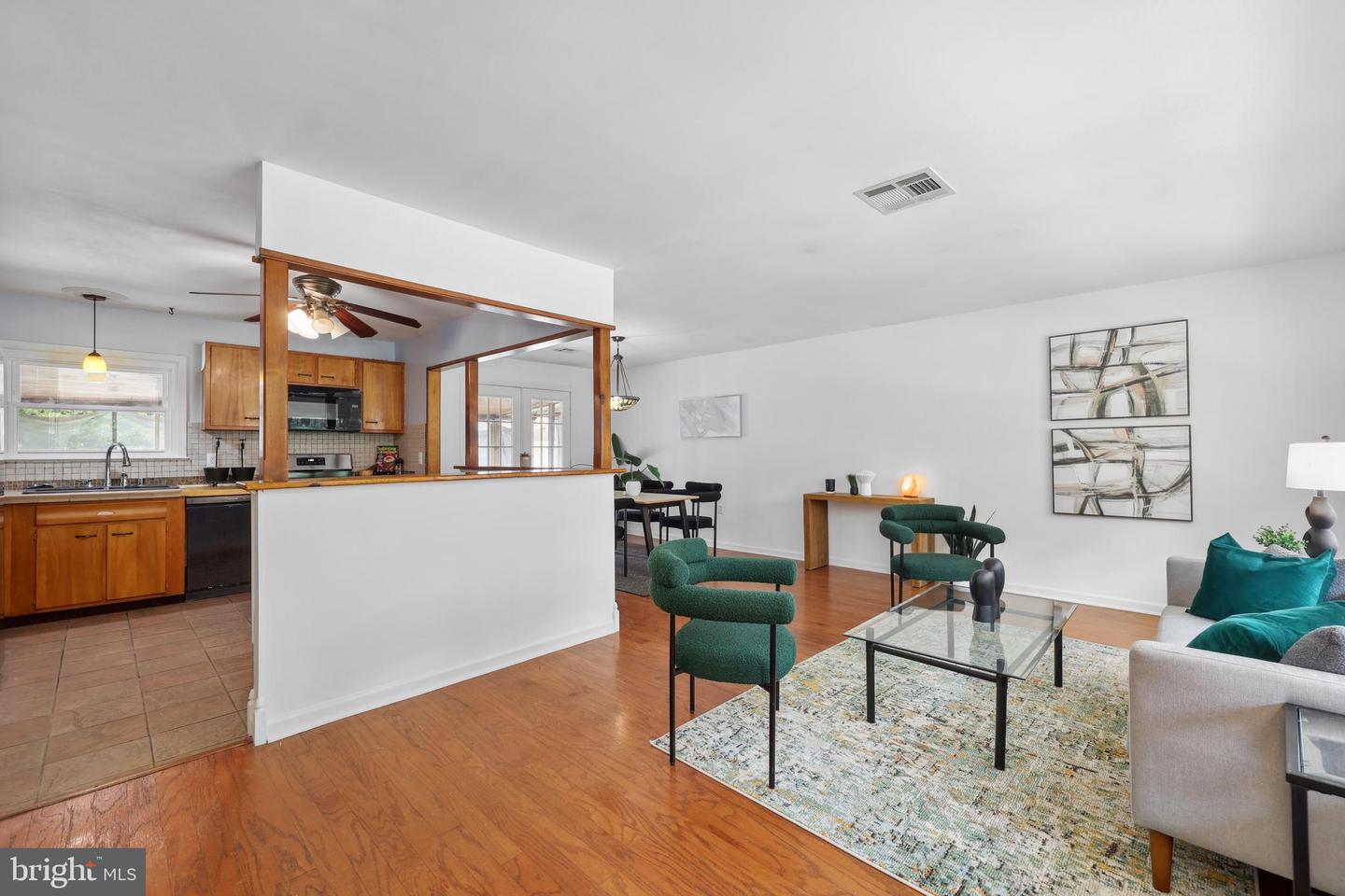 702 WILLIAMSBURG RD, STERLING, Virginia 20164, 3 Bedrooms Bedrooms, ,2 BathroomsBathrooms,Residential,For sale,702 WILLIAMSBURG RD,VALO2098614 MLS # VALO2098614