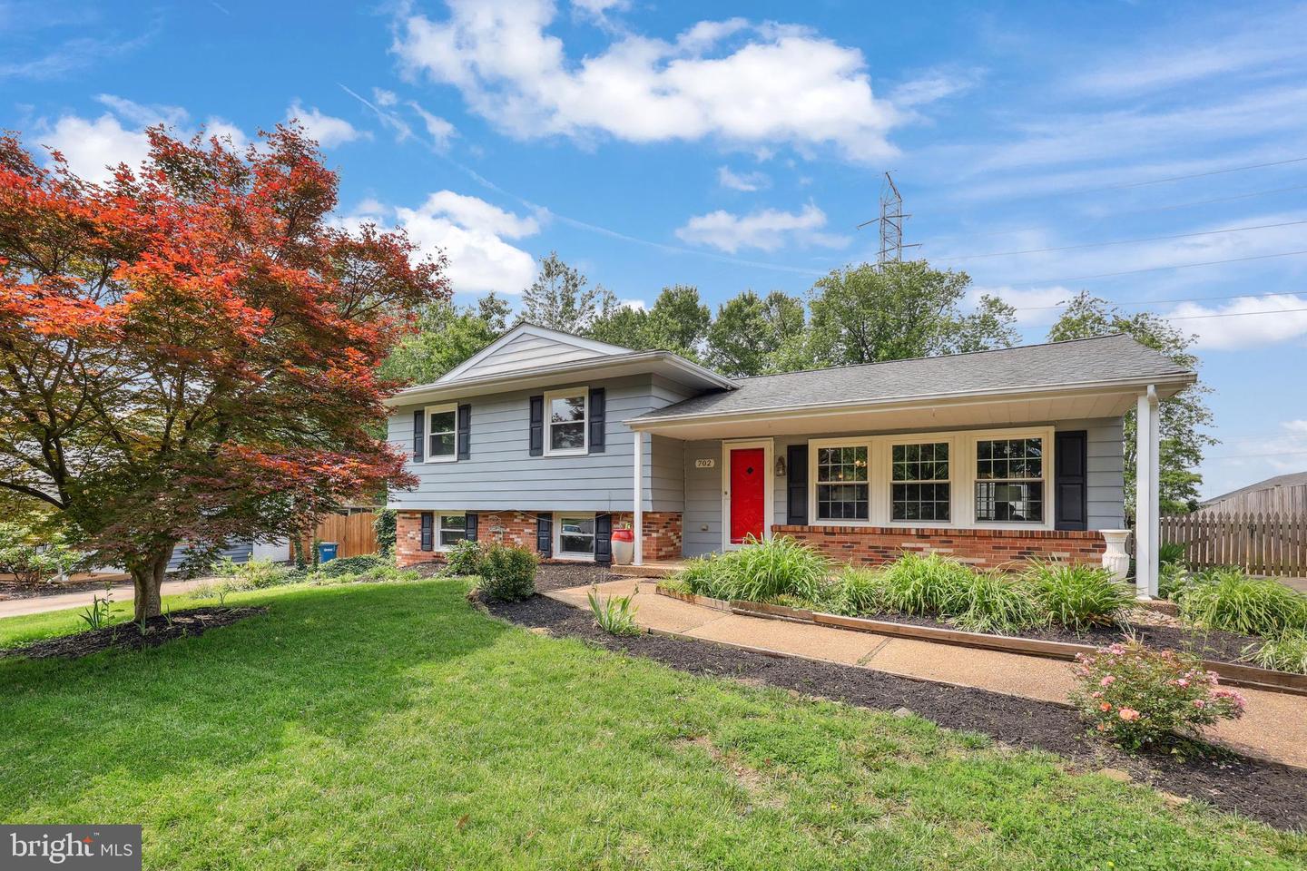 702 WILLIAMSBURG RD, STERLING, Virginia 20164, 3 Bedrooms Bedrooms, ,2 BathroomsBathrooms,Residential,For sale,702 WILLIAMSBURG RD,VALO2098614 MLS # VALO2098614