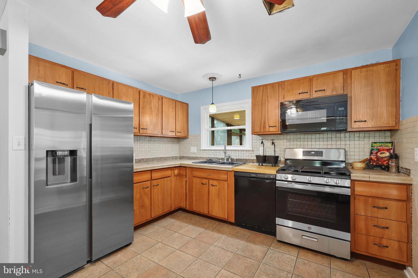 702 WILLIAMSBURG RD, STERLING, Virginia 20164, 3 Bedrooms Bedrooms, ,2 BathroomsBathrooms,Residential,For sale,702 WILLIAMSBURG RD,VALO2098614 MLS # VALO2098614
