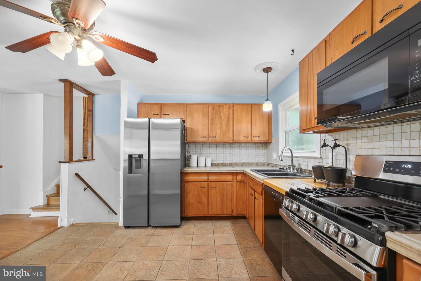 702 WILLIAMSBURG RD, STERLING, Virginia 20164, 3 Bedrooms Bedrooms, ,2 BathroomsBathrooms,Residential,For sale,702 WILLIAMSBURG RD,VALO2098614 MLS # VALO2098614