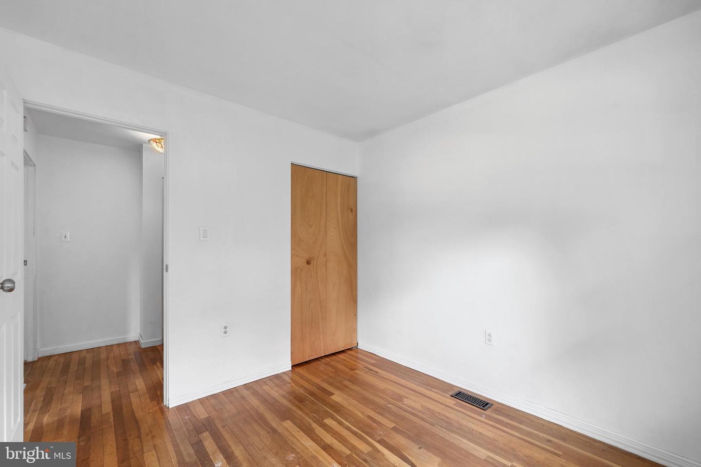 702 WILLIAMSBURG RD, STERLING, Virginia 20164, 3 Bedrooms Bedrooms, ,2 BathroomsBathrooms,Residential,For sale,702 WILLIAMSBURG RD,VALO2098614 MLS # VALO2098614