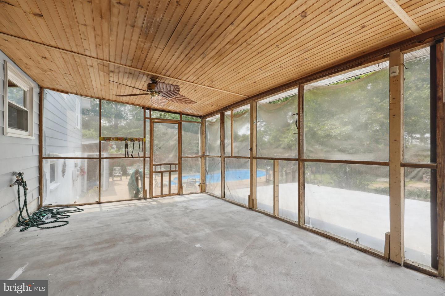 702 WILLIAMSBURG RD, STERLING, Virginia 20164, 3 Bedrooms Bedrooms, ,2 BathroomsBathrooms,Residential,For sale,702 WILLIAMSBURG RD,VALO2098614 MLS # VALO2098614