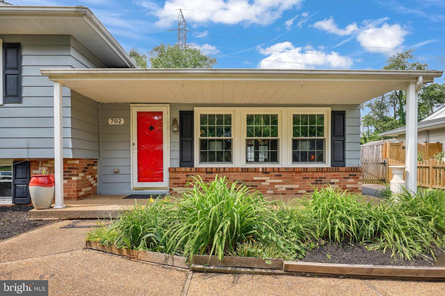702 WILLIAMSBURG RD, STERLING, Virginia 20164, 3 Bedrooms Bedrooms, ,2 BathroomsBathrooms,Residential,For sale,702 WILLIAMSBURG RD,VALO2098614 MLS # VALO2098614