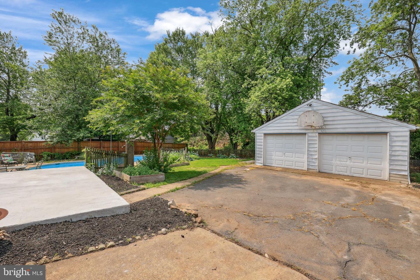702 WILLIAMSBURG RD, STERLING, Virginia 20164, 3 Bedrooms Bedrooms, ,2 BathroomsBathrooms,Residential,For sale,702 WILLIAMSBURG RD,VALO2098614 MLS # VALO2098614