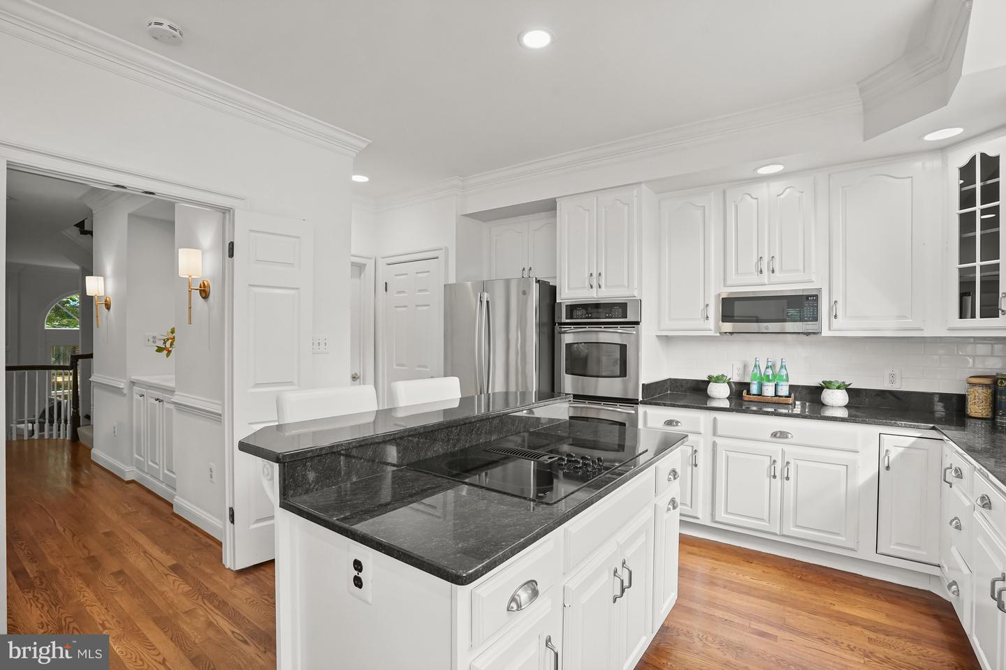 6638 HAMPTON VIEW PL, MCLEAN, Virginia 22101, 3 Bedrooms Bedrooms, ,3 BathroomsBathrooms,Residential,For sale,6638 HAMPTON VIEW PL,VAFX2245054 MLS # VAFX2245054